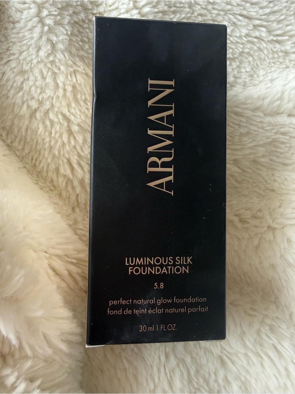 NIB Armani Beauty Luminous Silk Natural Glow Blurring Foundation - Shade 5.8